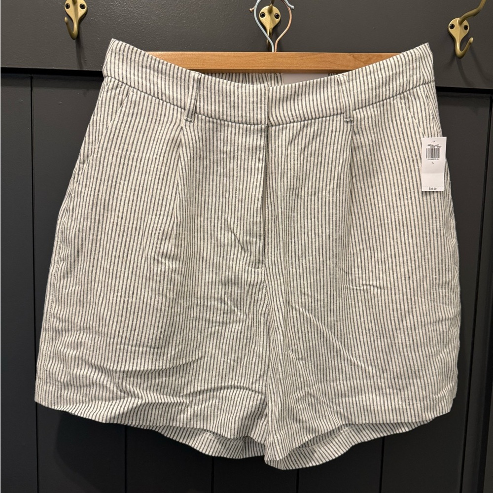 Old Navy Black and White Linen Shorts Tailored Design